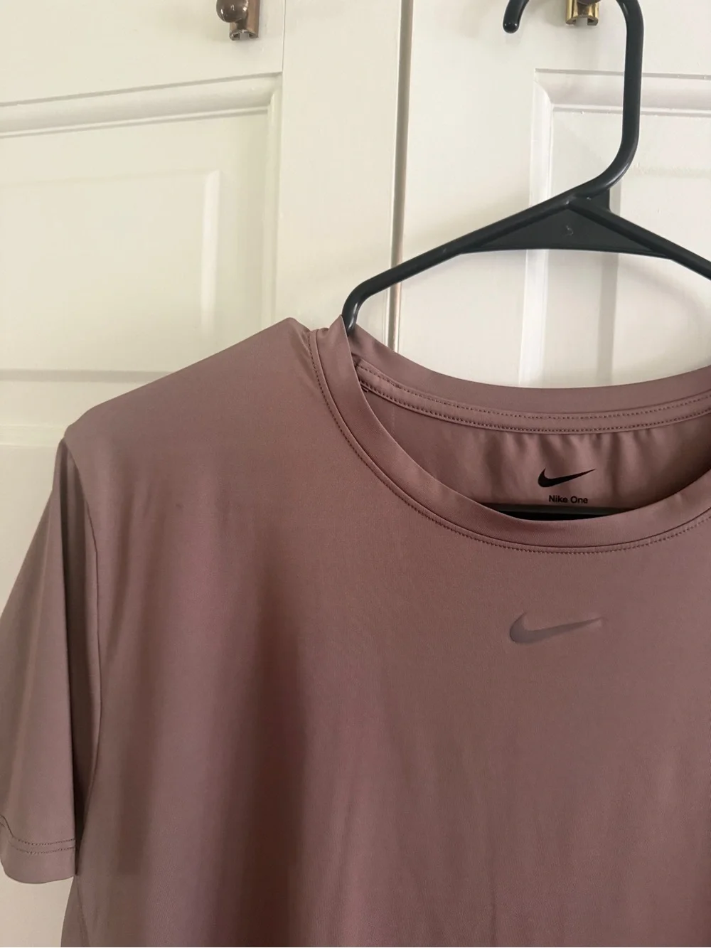 Nike Women’s Short Sleeve Performance Tee — Mauve